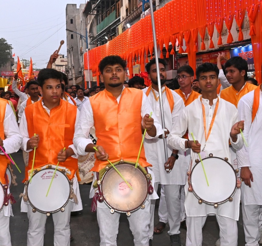 पारंपरिक वाद्यवादन - नादब्रह्म ढोल ताशा पथक